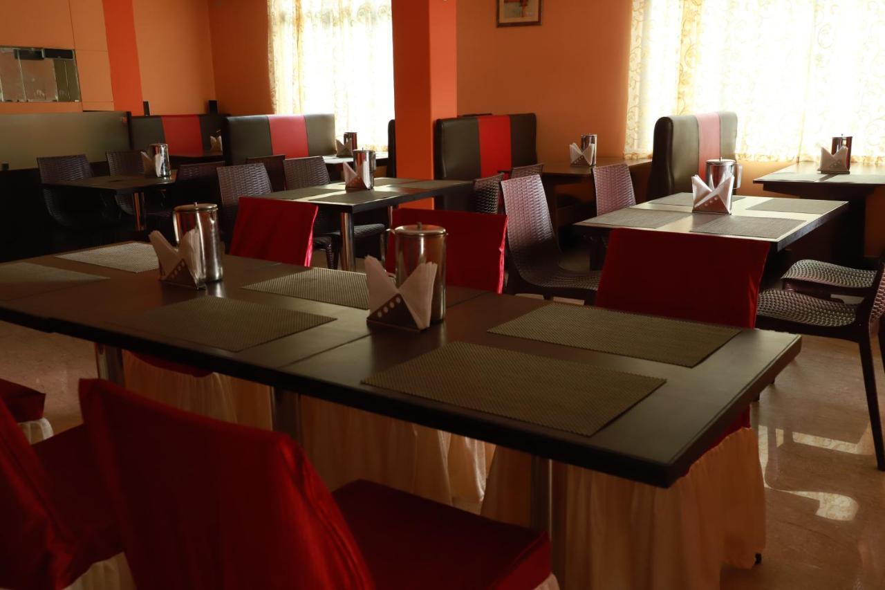 The Cms Group-Hotel Iinorri Ґанґток Екстер'єр фото